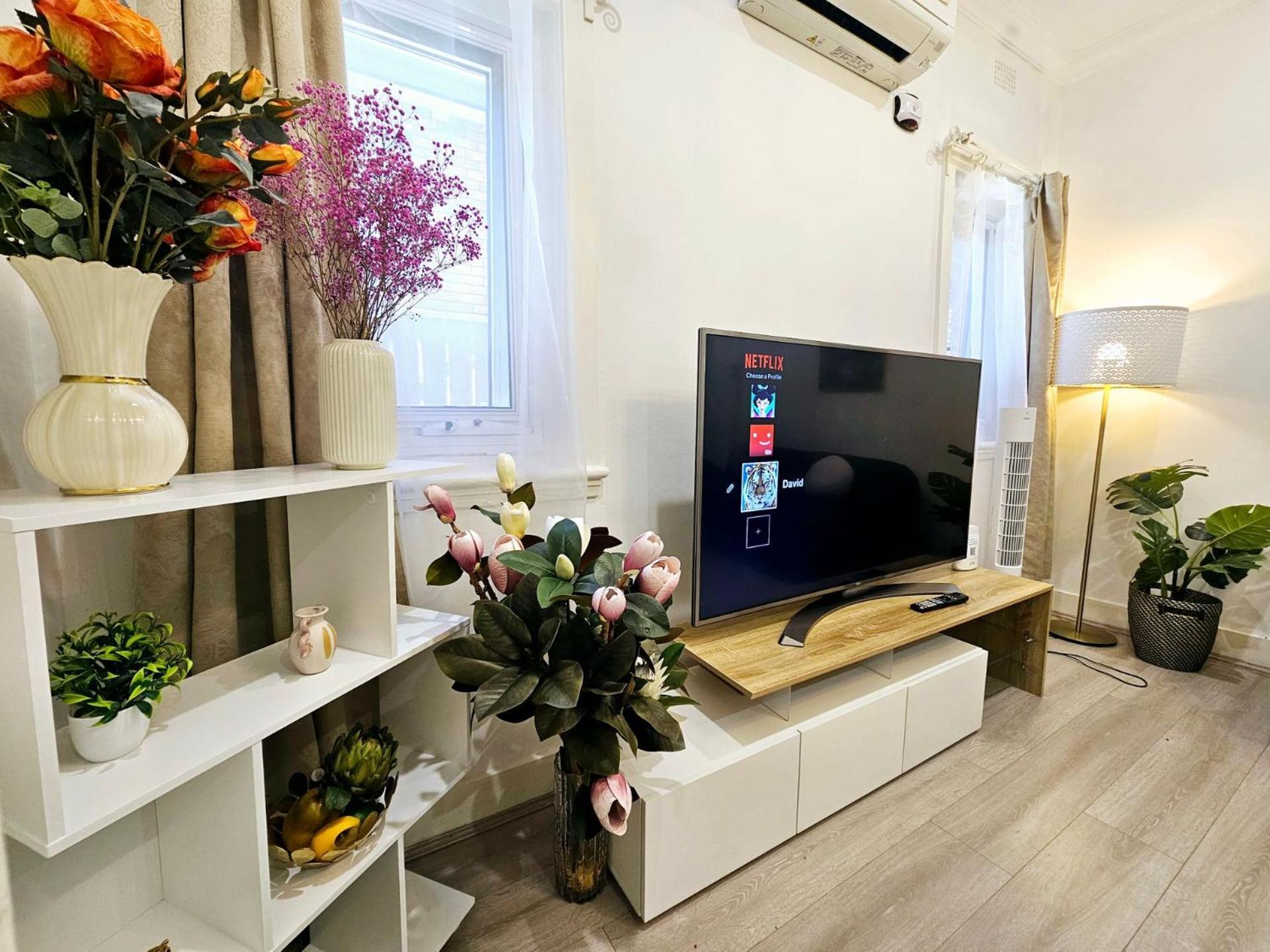 Mins To Mall Convenient 3beds Classic Charm Guest house