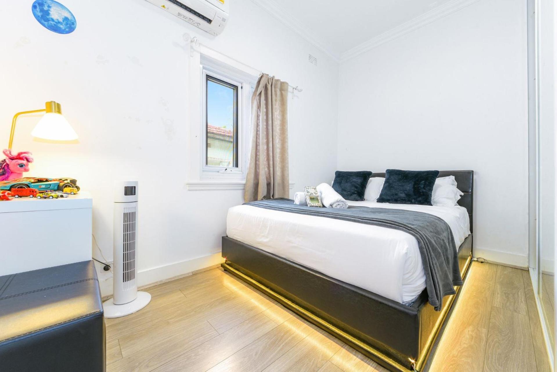 Guest house Mins To Mall Convenient 3beds Classic Charm