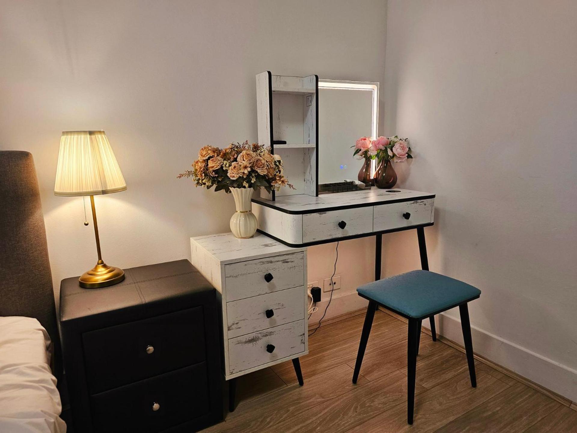 Mins To Mall Convenient 3beds Classic Charm Guest house *